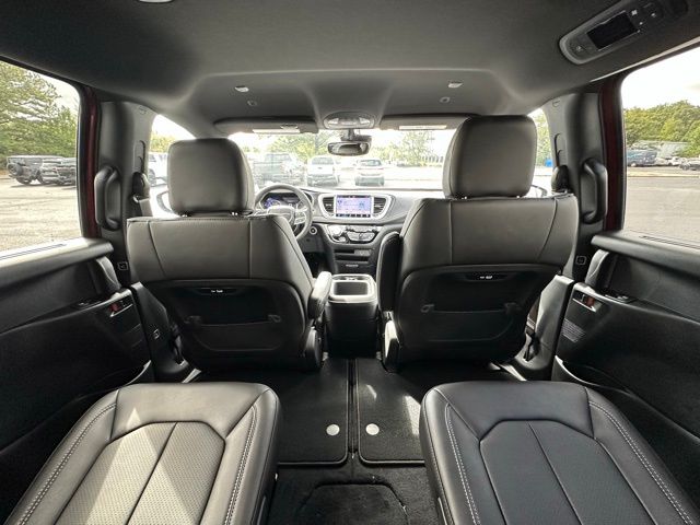 2026 Chrysler Pacifica photo 30