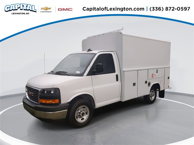 2025 GMC Savana Cutaway Work Van's photo