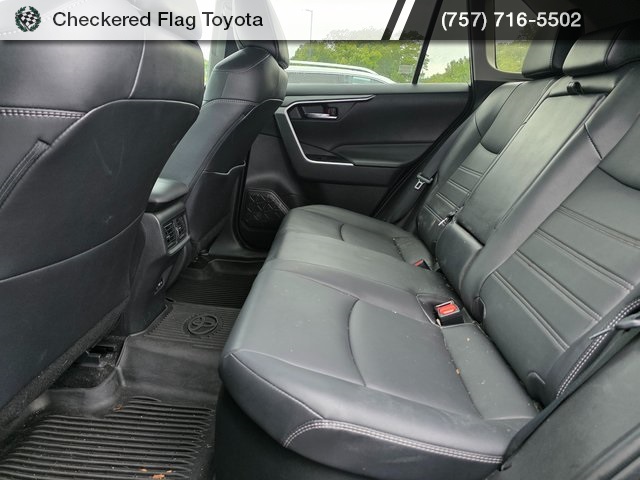 2022 Toyota RAV4 Hybrid XLE Premium photo 18