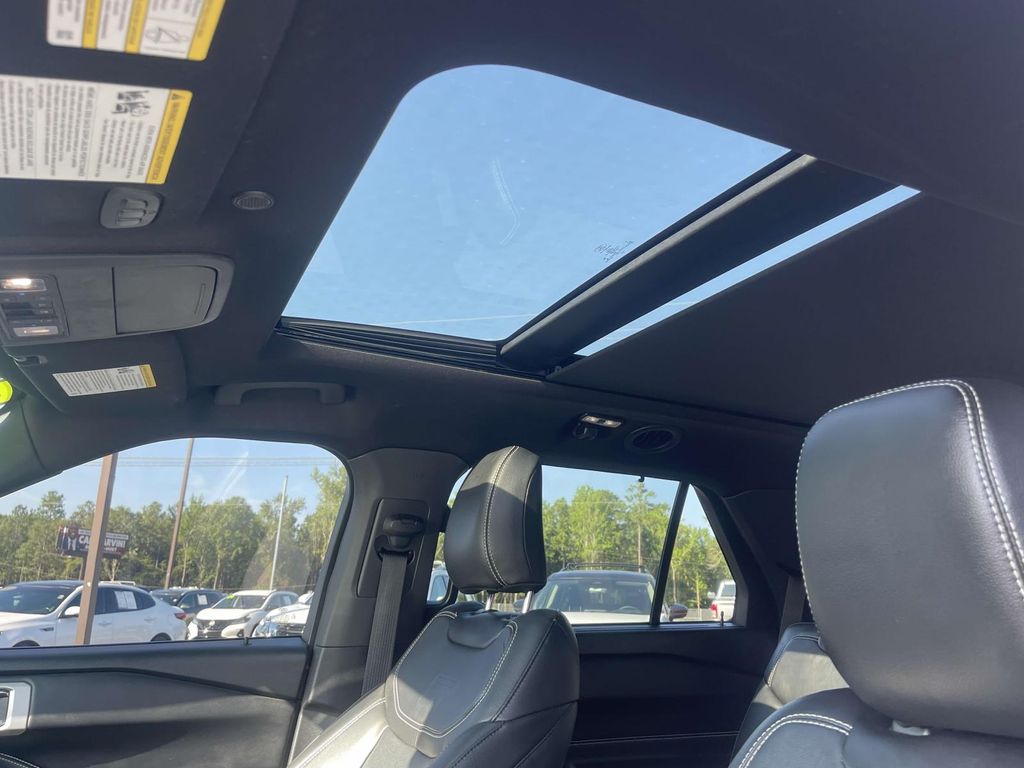 2022 Ford Explorer ST photo 14