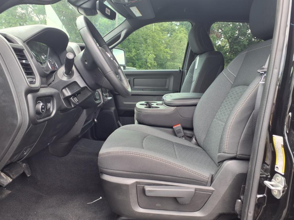 2025 Ram 2500 Tradesman photo 2