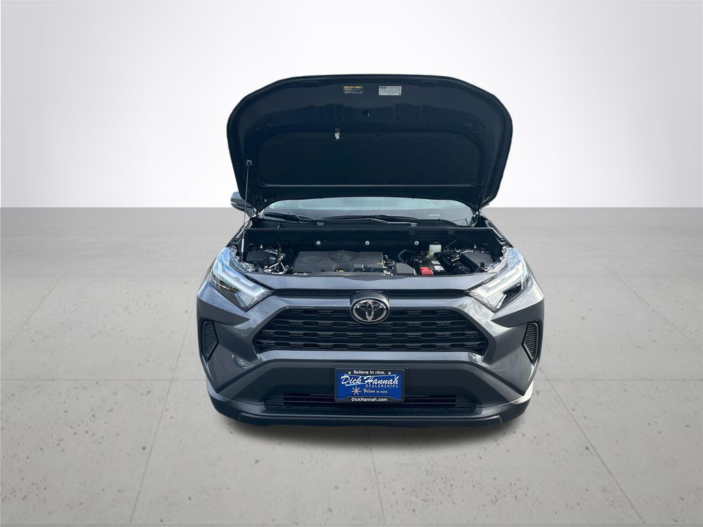 2025 Toyota RAV4 XLE photo 2
