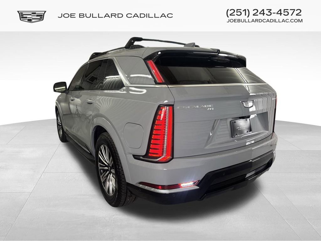 2026 Cadillac Escalade IQ Luxury photo 3