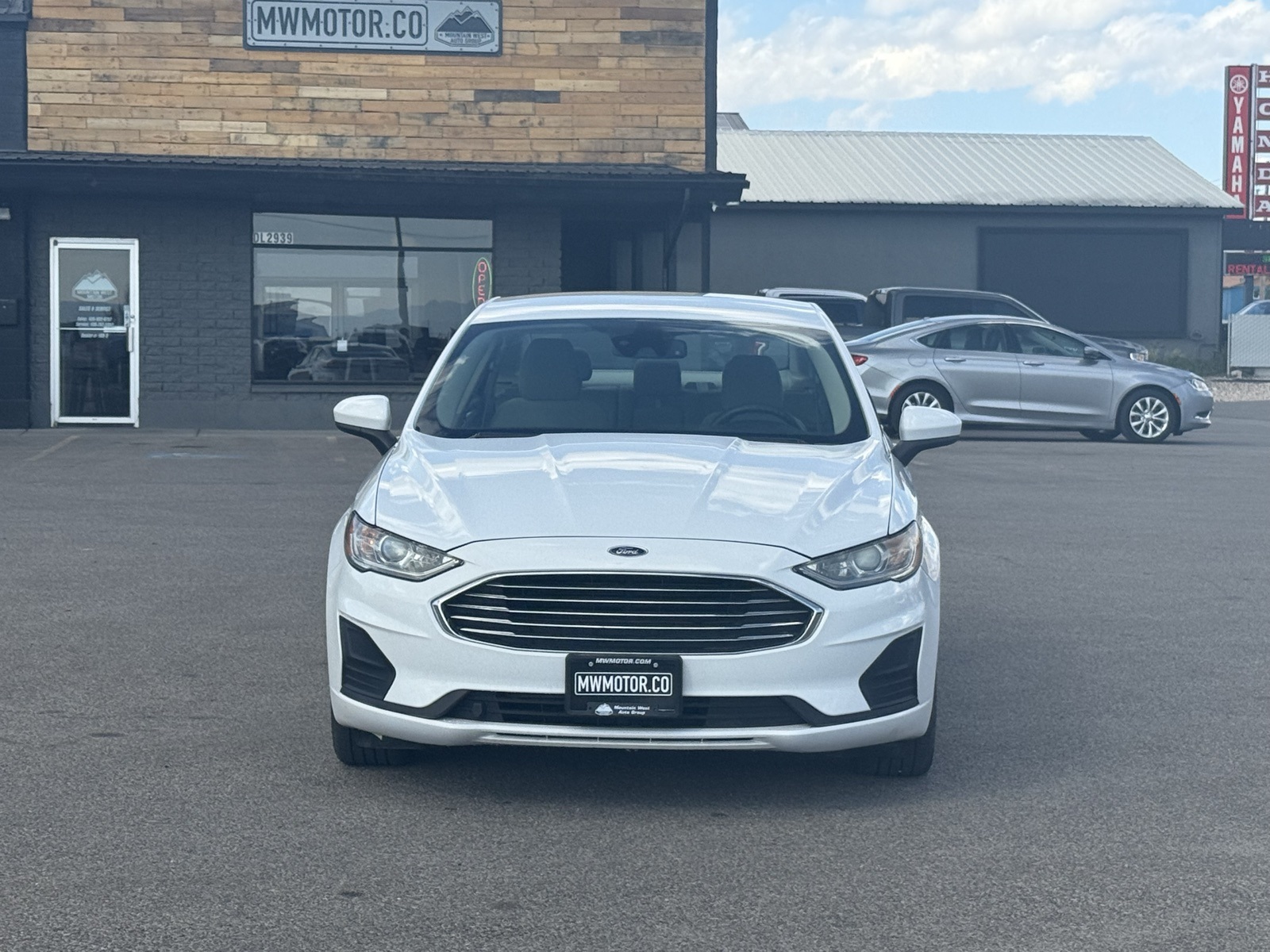 2019 Ford Fusion SE photo 2