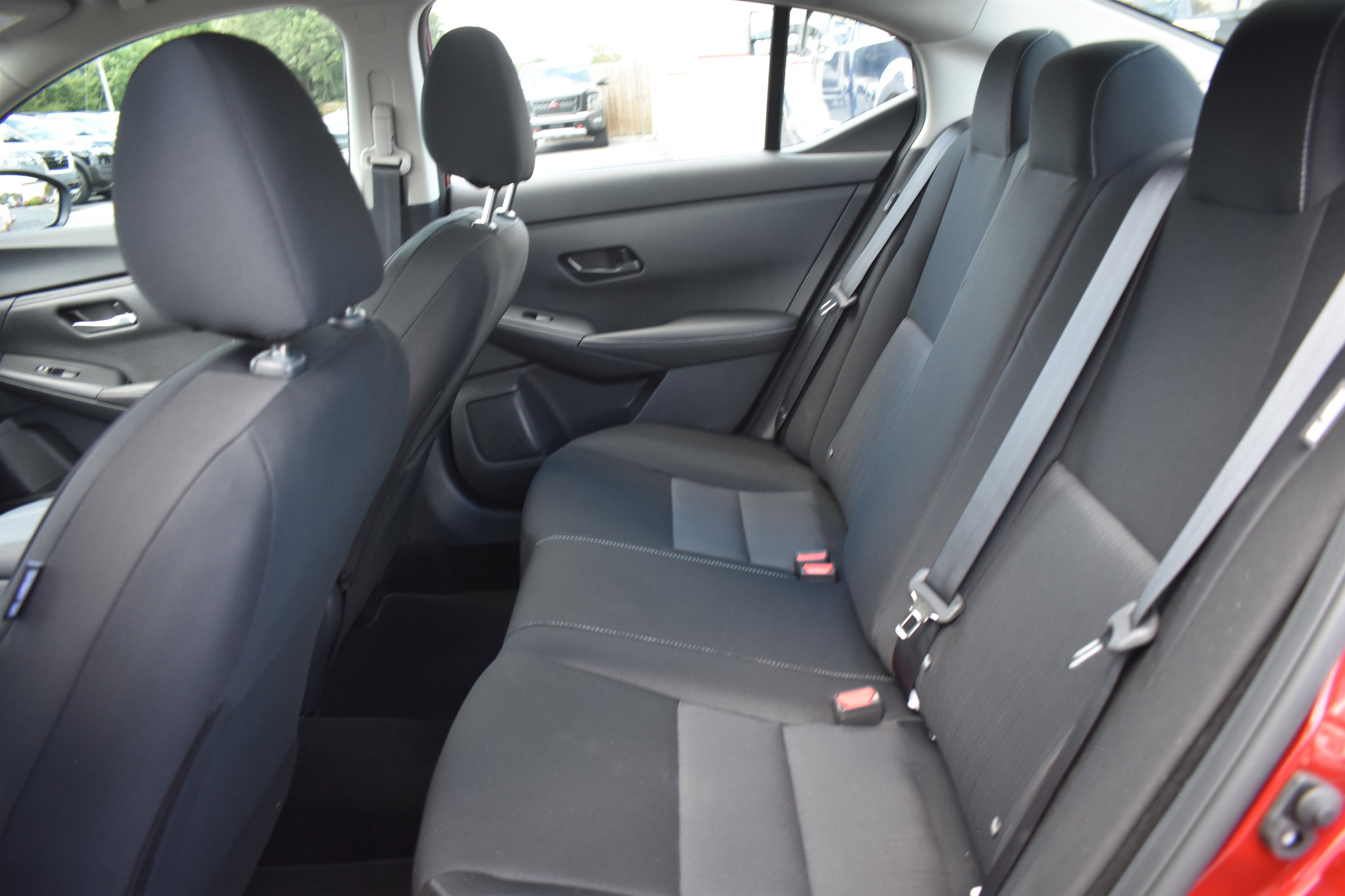 2025 Nissan Sentra SV photo 6