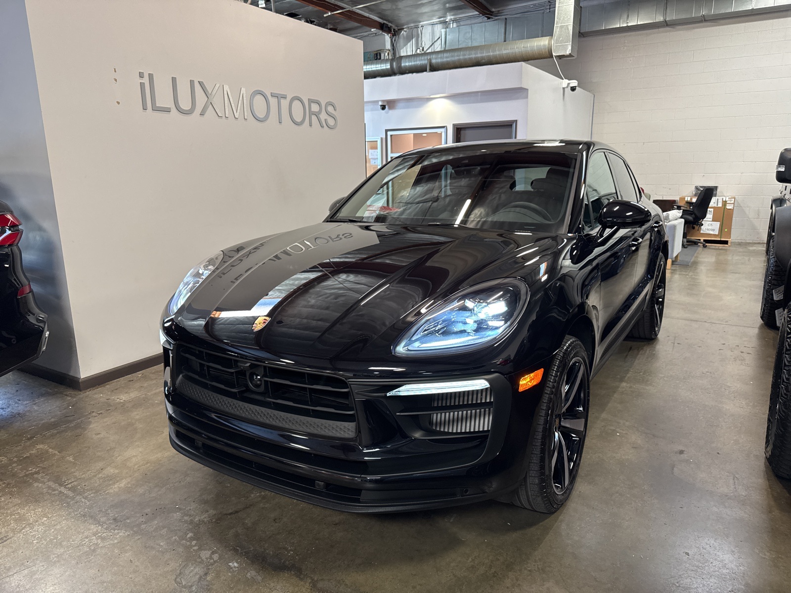 2024 Porsche Macan S's photo