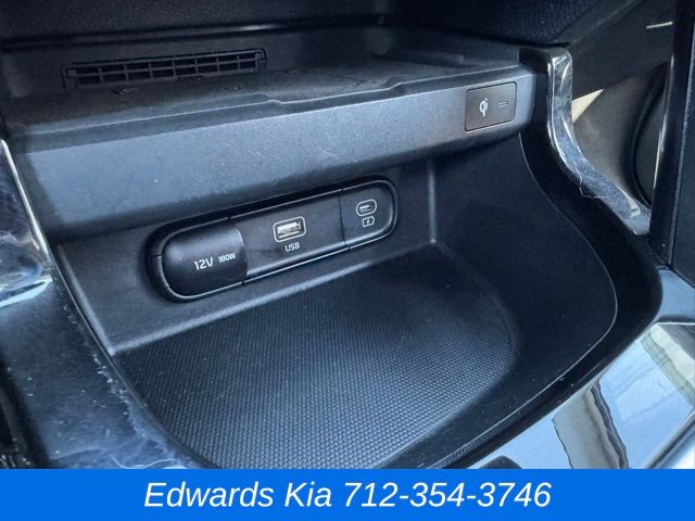2024 Kia Seltos SX photo 32