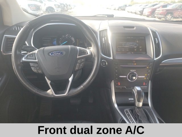 2015 Ford Edge Titanium photo 2