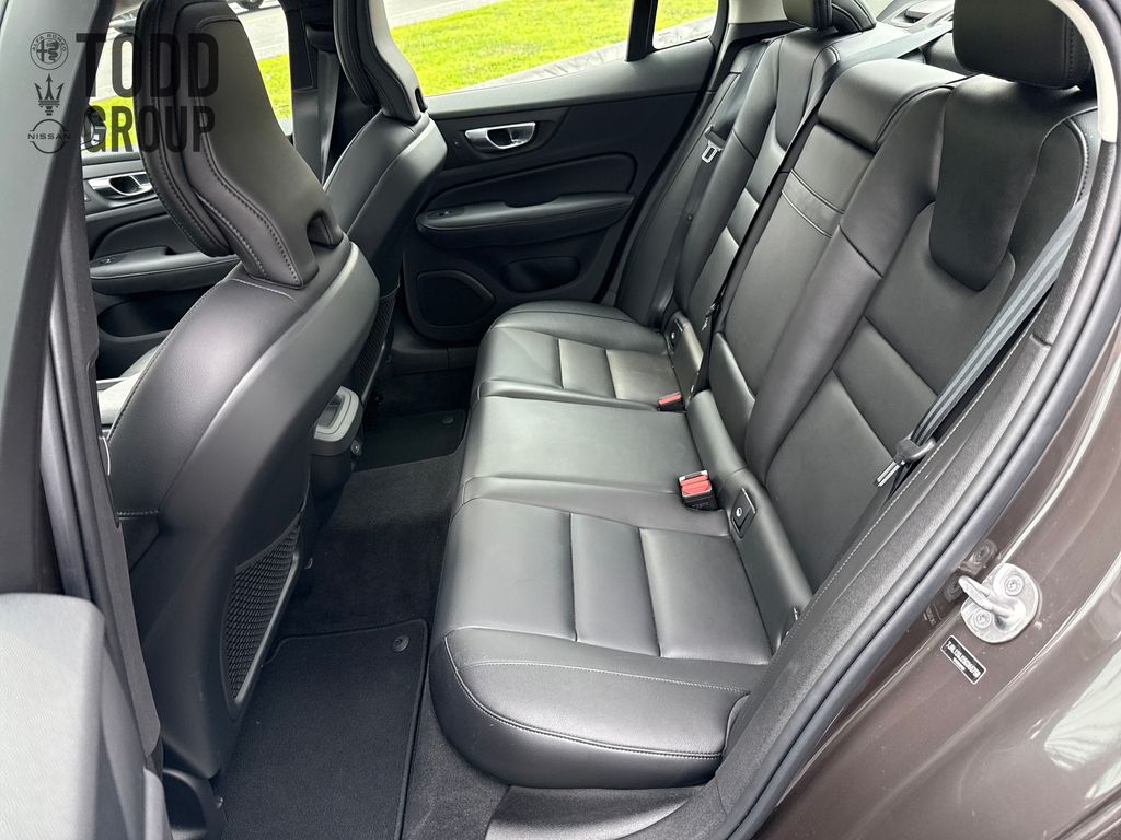 2025 Volvo S60 B5 AWD Core photo 23
