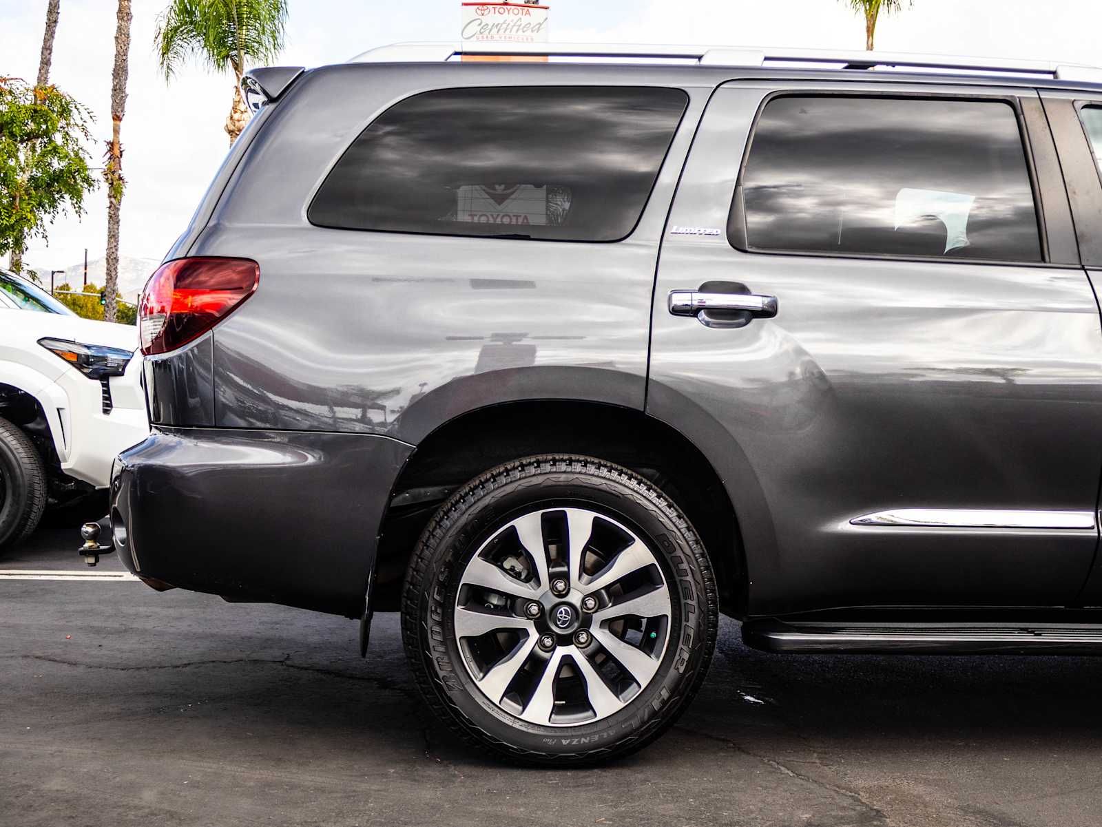 2020 Toyota Sequoia Limited photo 3