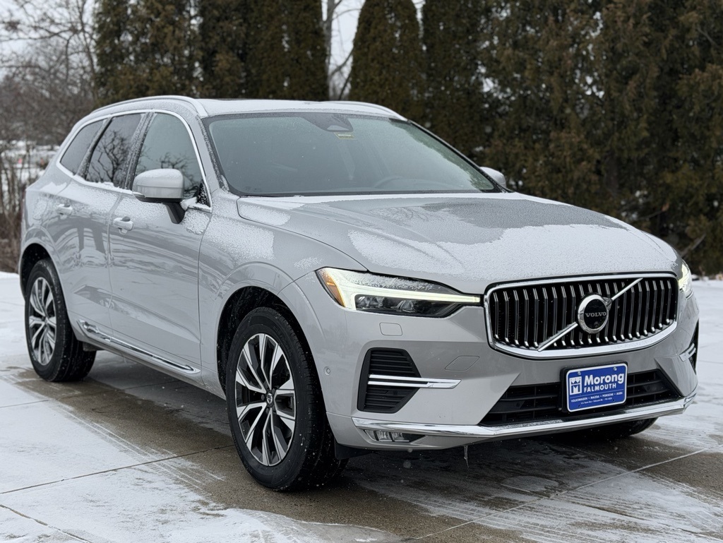 2023 Volvo XC60 Plus's photo