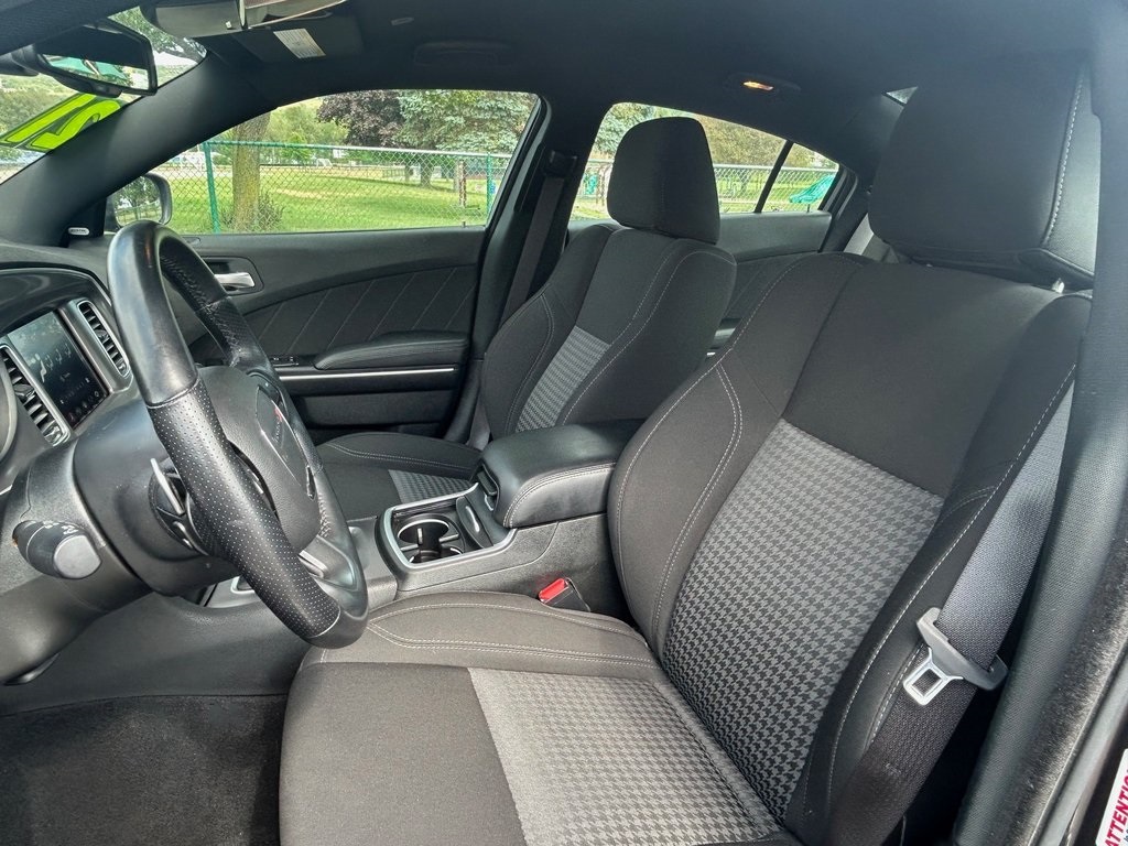 2021 Dodge Charger SXT photo 14
