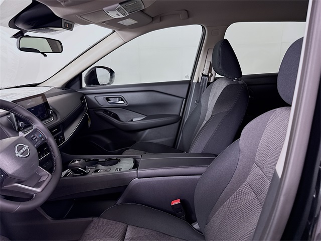 2026 Nissan Rogue SV photo 4