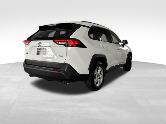 2021 Toyota RAV4 XLE photo 4