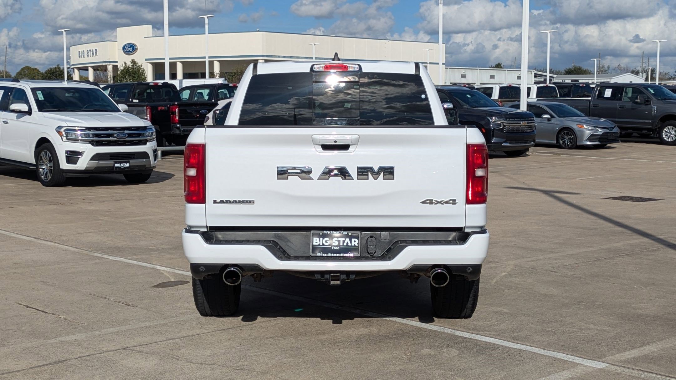 2025 Ram 1500 Laramie photo 3