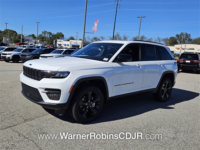 2025 Jeep Grand Cherokee Altitude X photo 3