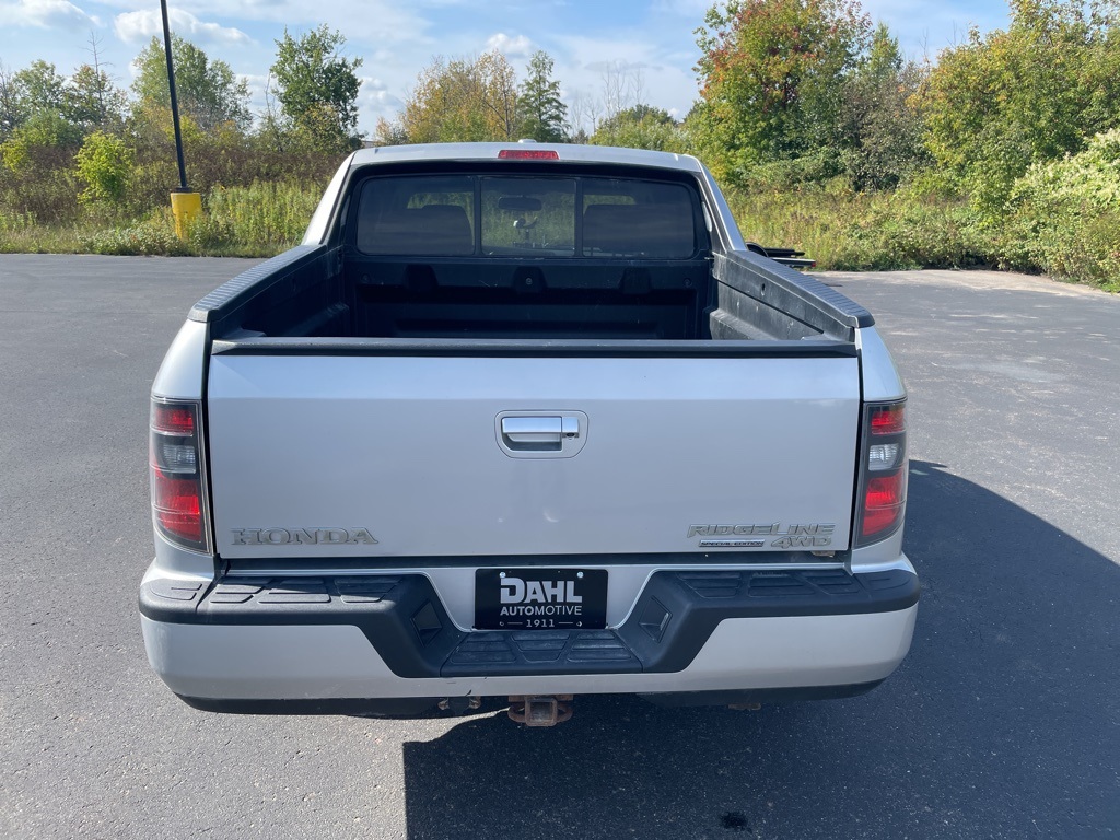 2014 Honda Ridgeline SE photo 2