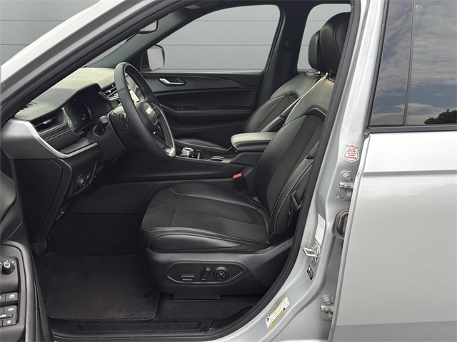 2024 Jeep Grand Cherokee Altitude photo 23