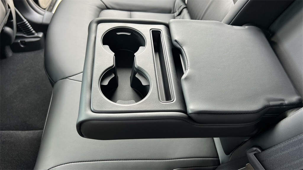2025 Mazda CX-5 2.5 Select photo 37