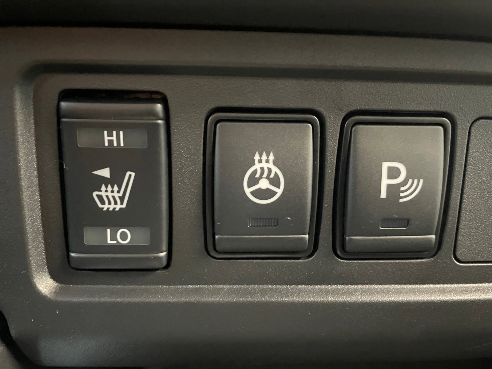 2025 Nissan Frontier SV photo 3