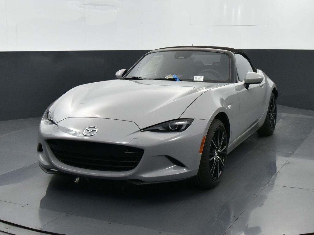 2025 Mazda MX-5 Miata Miata Grand Touring photo 3