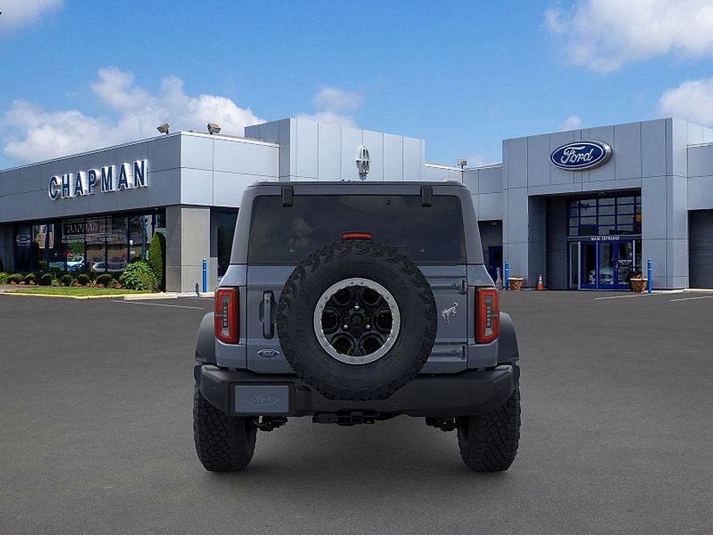 2025 Ford Bronco Outer Banks photo 4