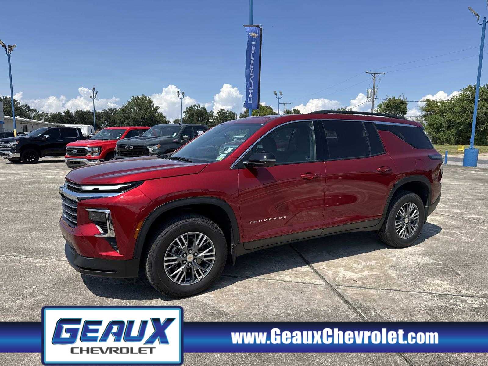 2024 Chevrolet Traverse 2LT's photo