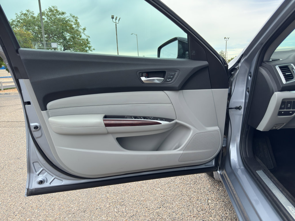 2015 Acura TLX Technology photo 8