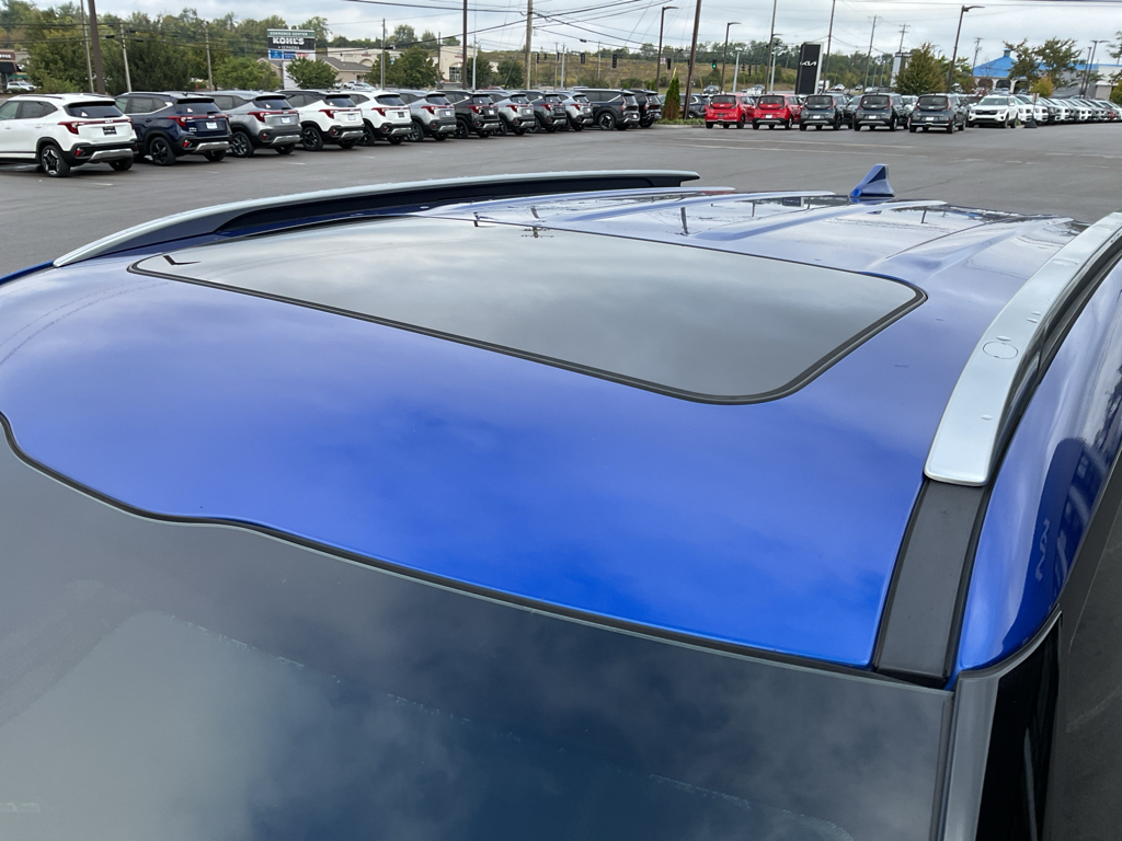2021 Kia Seltos SX photo 2
