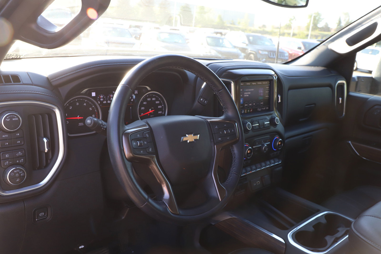 2022 Chevrolet Silverado High Country photo 19