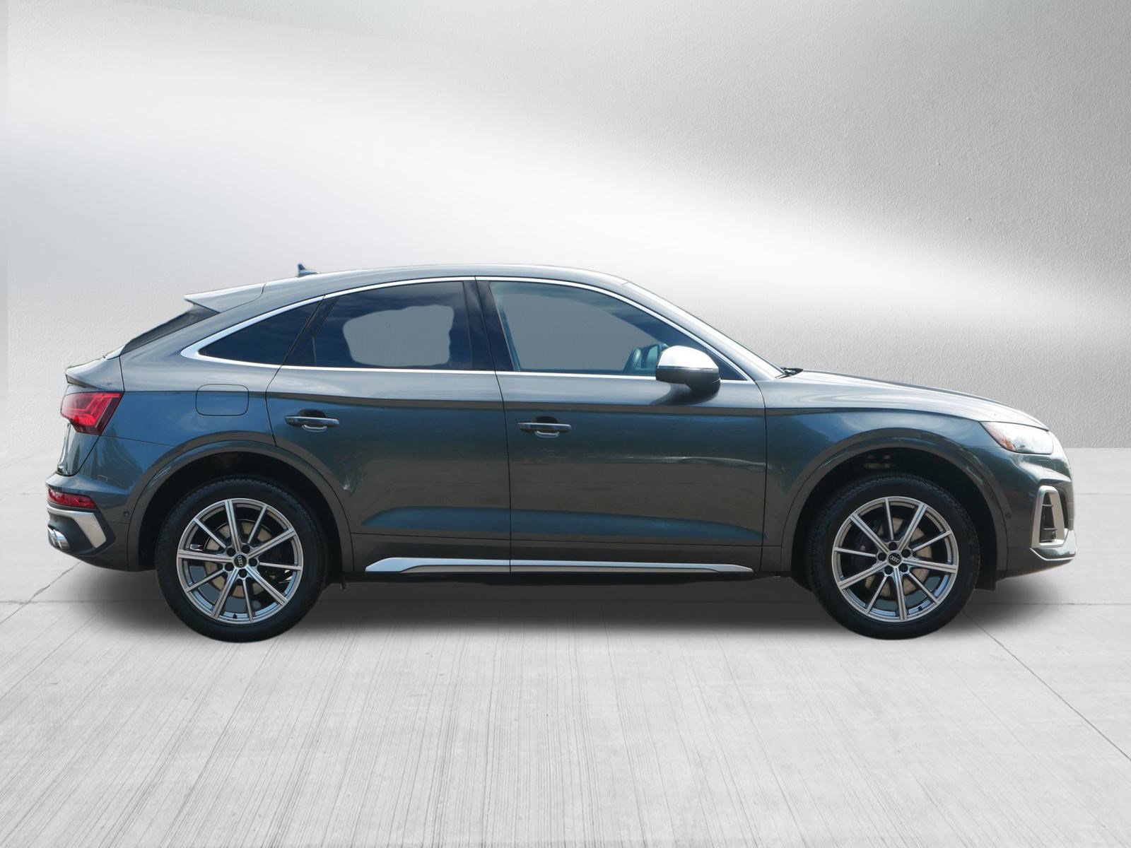2022 Audi SQ5 Prestige photo 2