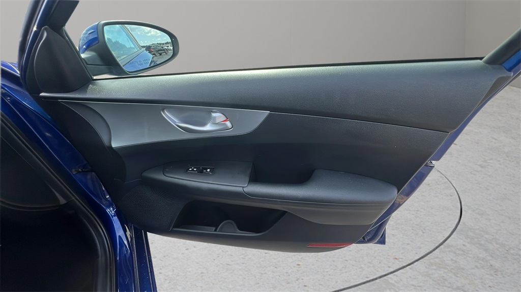 2022 Kia Forte LXS photo 28