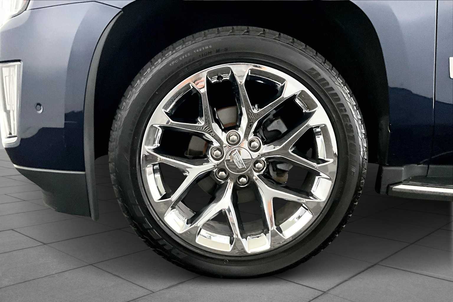 2018 Cadillac Escalade Luxury photo 9