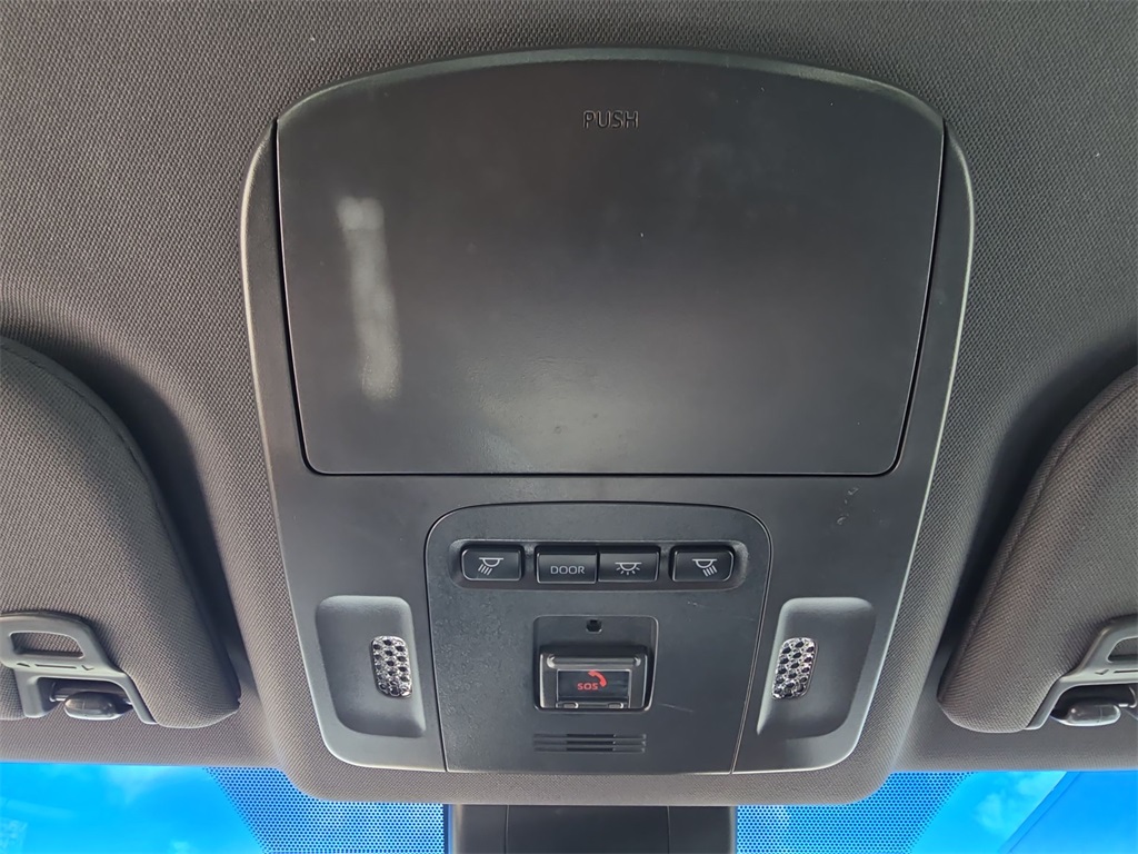 2021 Toyota Avalon XLE photo 33