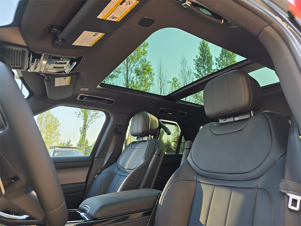 2025 Land Rover Range Rover Sport SE photo 19