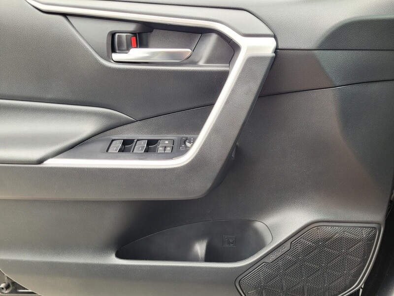 2022 Toyota RAV4 XLE photo 21