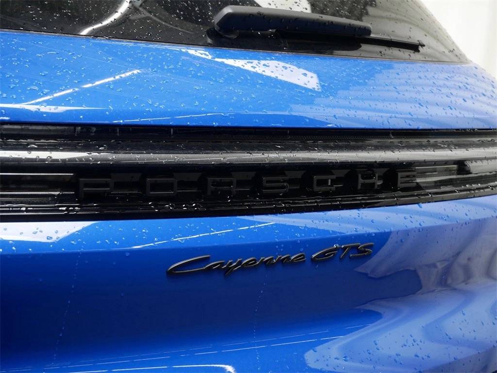 2025 Porsche Cayenne GTS photo 7