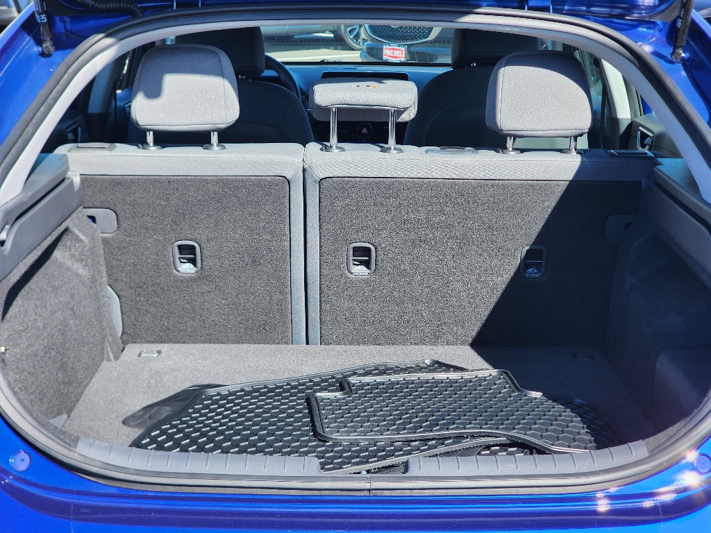 2021 Hyundai Ioniq Plug-In Hybrid SE photo 5