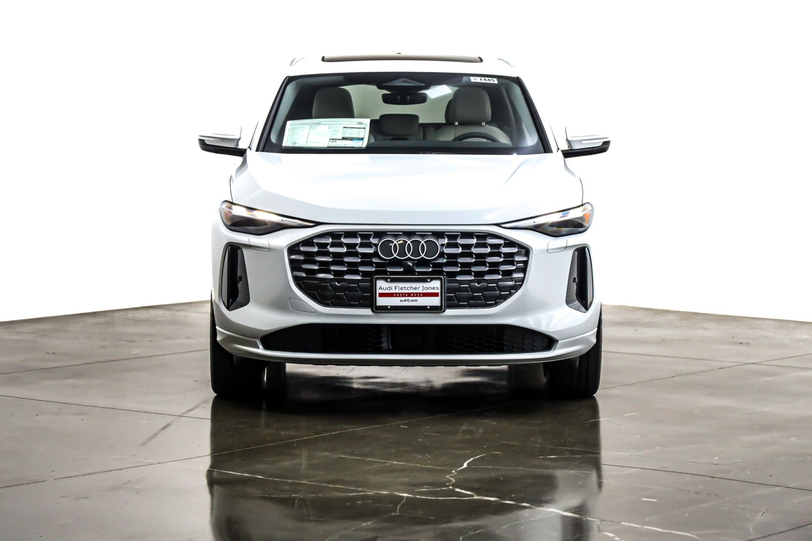 2025 Audi Q5 Premium TFSI photo 2