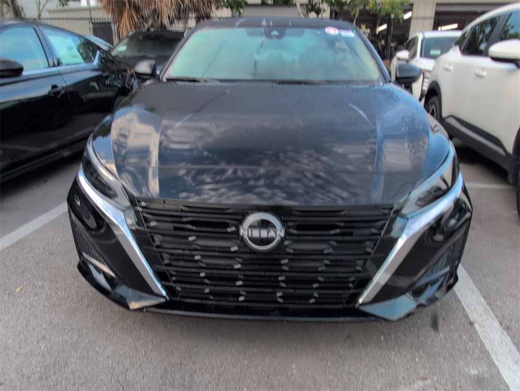 2025 Nissan Altima 2.5 SV photo 3