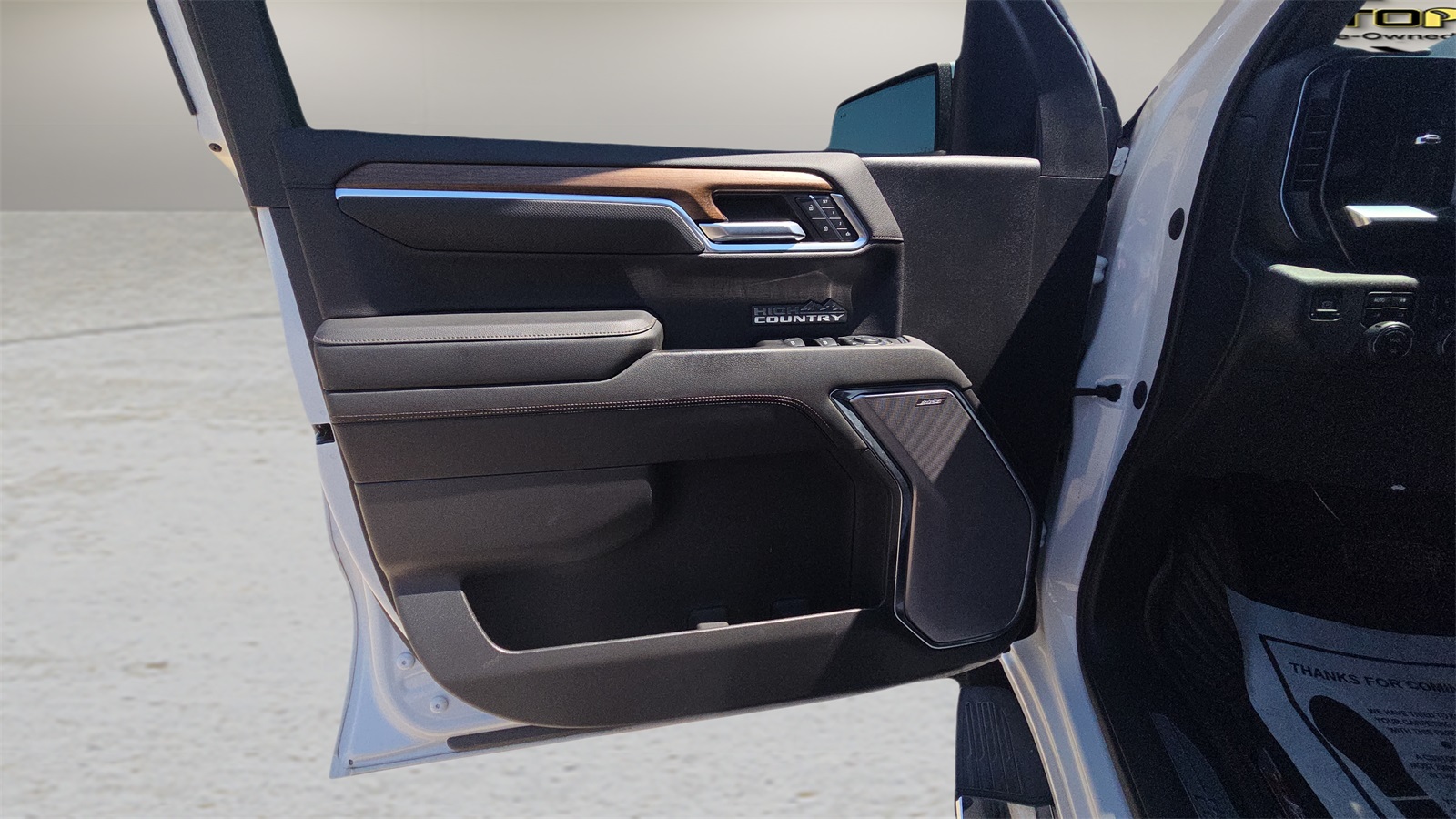 2022 Chevrolet Silverado 1500 High Country photo 30