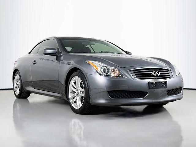 2010 INFINITI G Convertible's photo