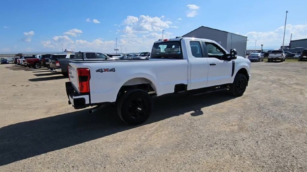 2025 Ford F-350 photo 8