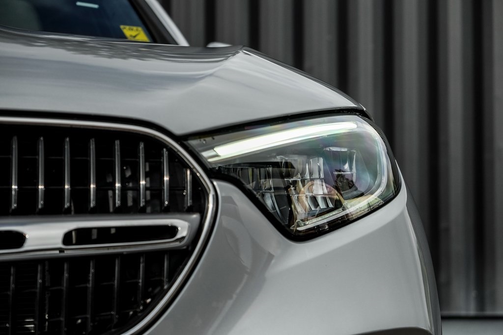 2026 Mercedes Benz GLC 300 4MATIC photo 5