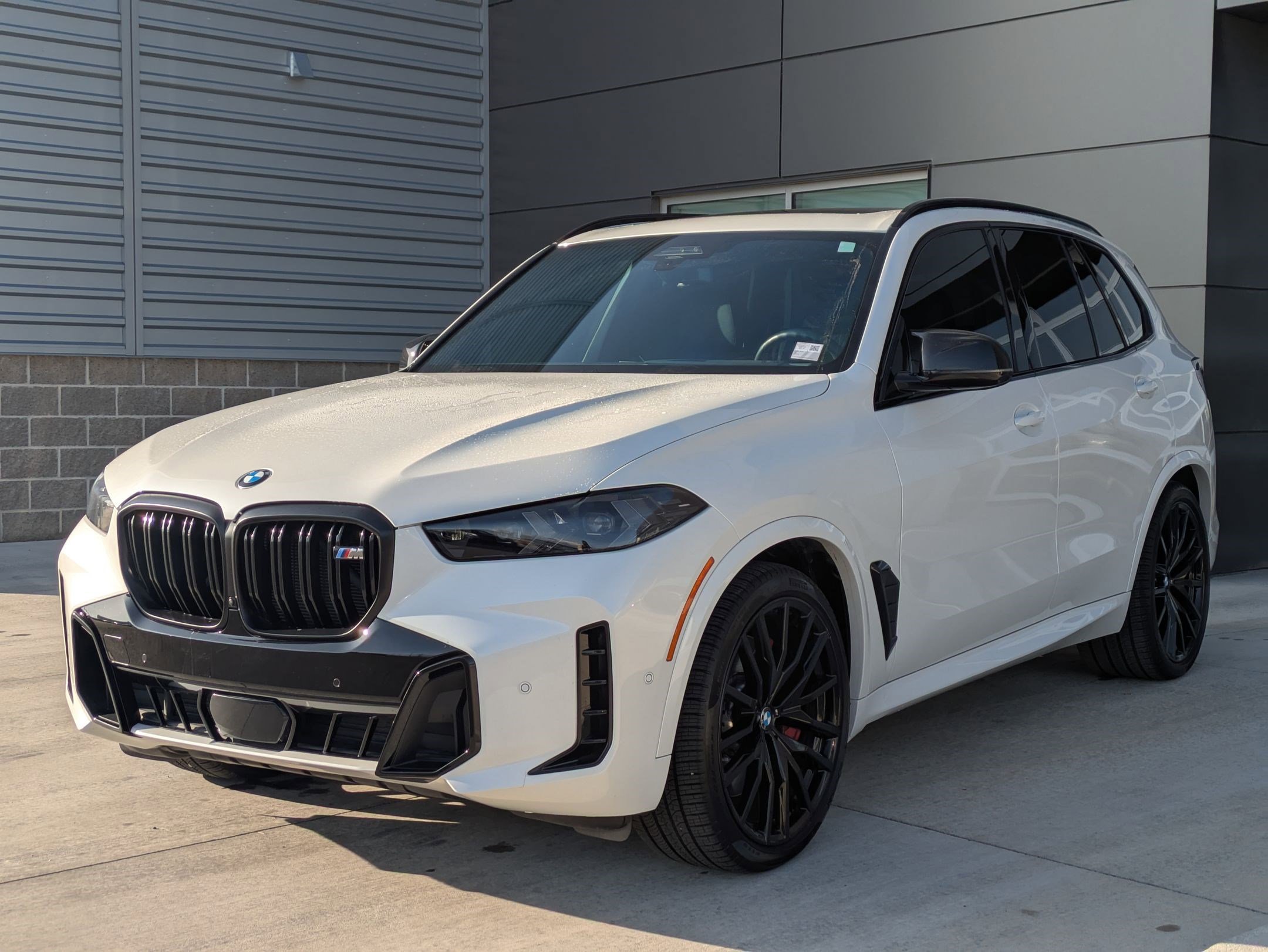 2024 BMW X5 M60i's photo