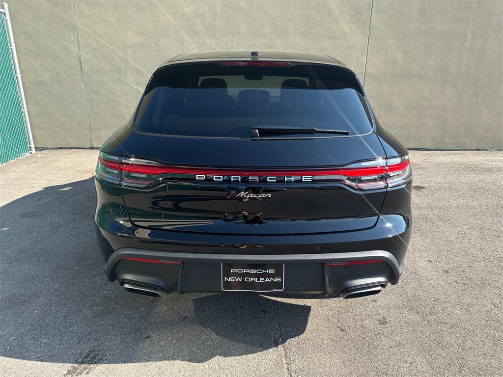 2026 Porsche Macan T photo 10