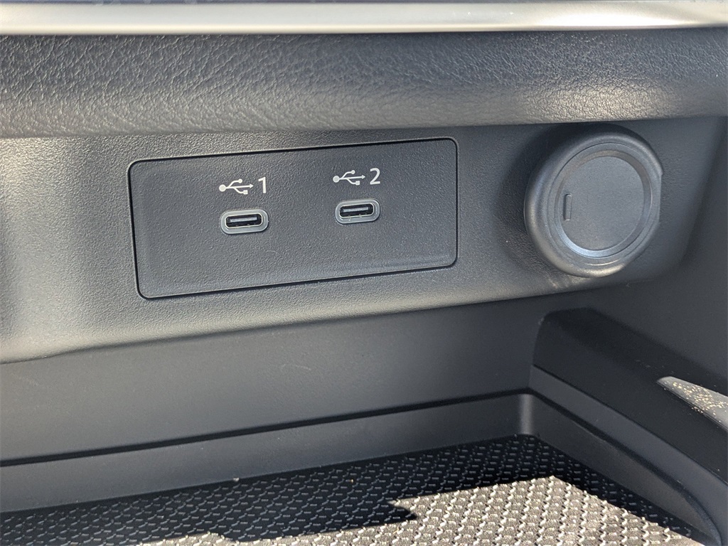 2026 Nissan Rogue SV photo 22