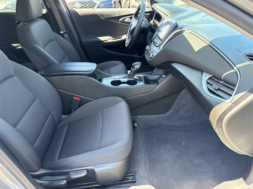 2023 Chevrolet Malibu 1LT photo 14