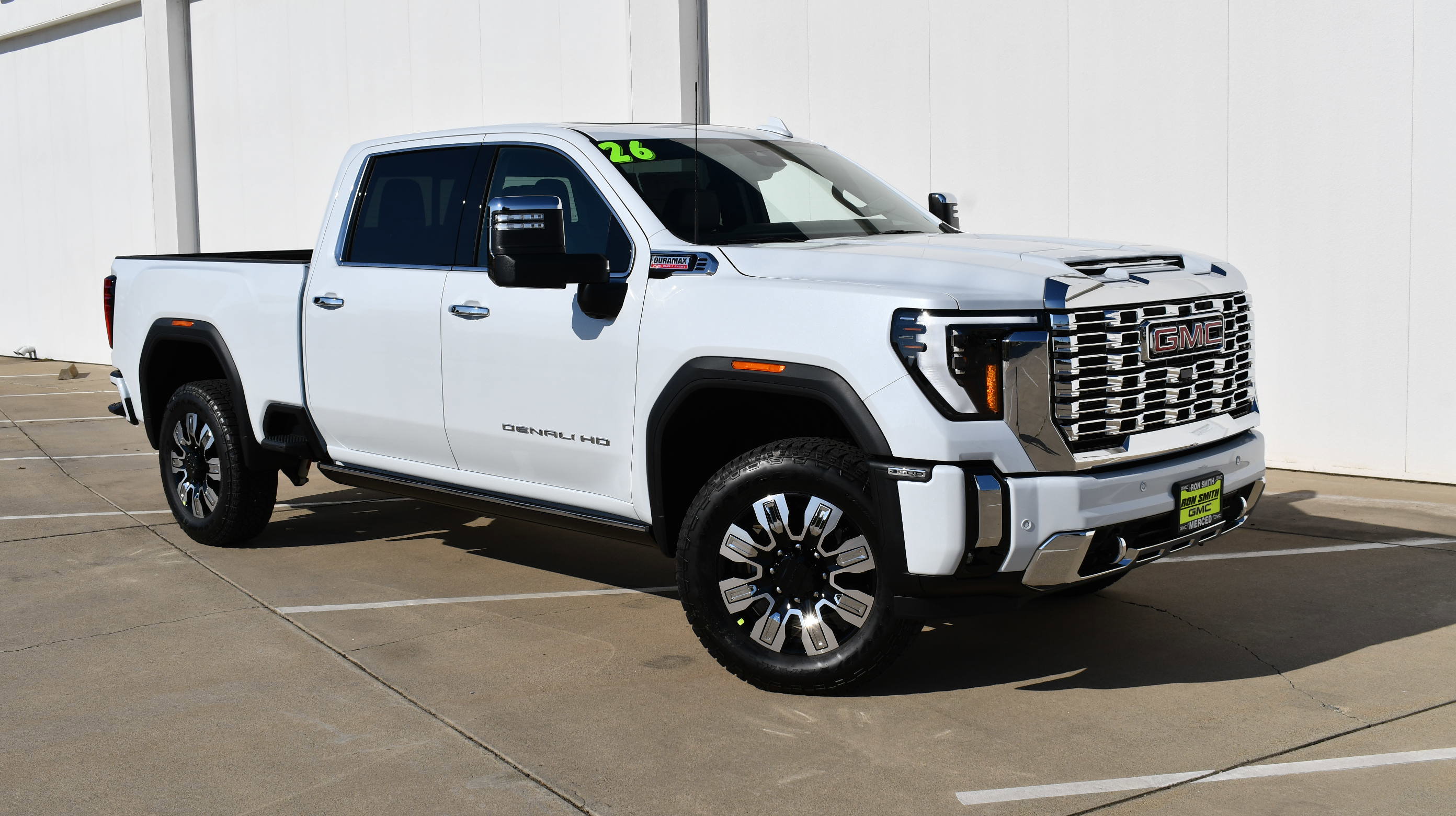 2026 Gmc Sierra 2500 HD Denali photo 2