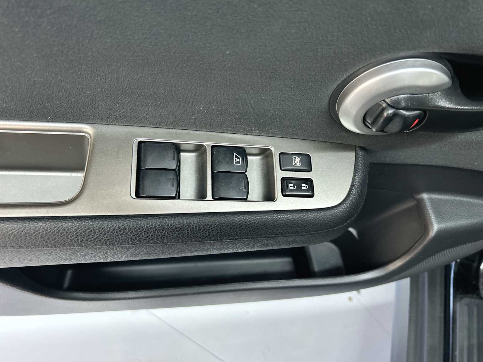 2011 Nissan Versa 1.8 S photo 15